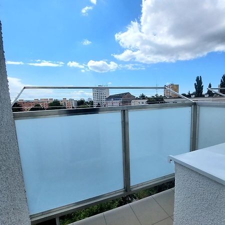 Beautiful Apartment Near The City Center Кошице Экстерьер фото
